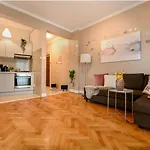 Premium Urban Living - Stylish Apartments At Universitate Prime Location